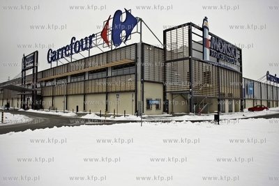 Gdansk. Ul. Przywidzka. Carrefour.
10.02.2012
fot....