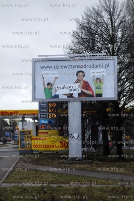 Gdansk. Billbord Dziewczyny z Dredami, ktora szuka...