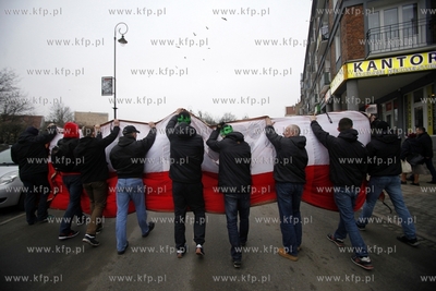Dzien Pamieci Zolnierzy Wykletych. Nz. Przemarsz ulicami...
