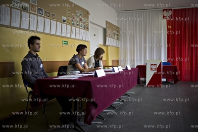 Obwodowe komisje ds. referendum w szkole podstawowej...