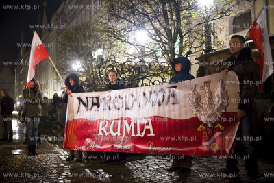 Gdańsk. Długi Targ. Protest Młodzieży Wszechpolskiej...