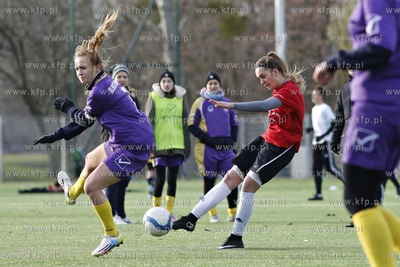 Gdansk Zaspa. Pilkarski turniej dzikich druzyn Do przerwy...