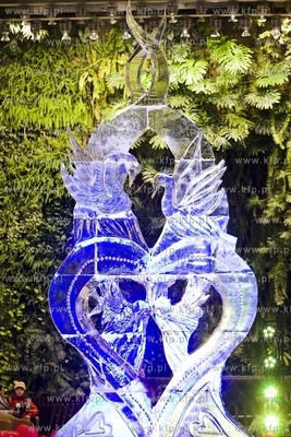 Galeria Przymorze. Pokaz rzeźbienia w lodzie połączony...