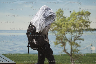 Gdańsk Oliwa. Intensywne opaday deszczu.
17.06.2016
fot....