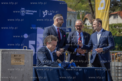 Wmurowanie kamienia węgielnego pod Centrum Sportu....