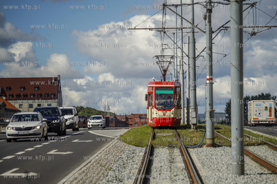 Tramwaj KONSTAL 105N (NA) na Podwalu Przedmiejskim...