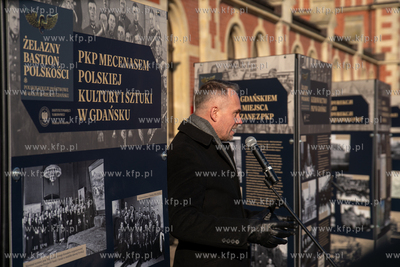 Plac przed Dworcem Głównym PKP w Gdańsku. Otwarcie...