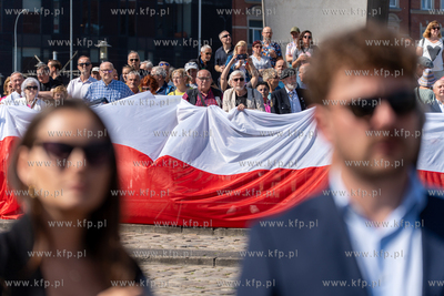 Gdańsk. Plac Solidarności. Symboliczne otwarcie bramy...
