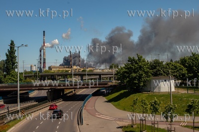 Pożar złomowiska w gdańskim porcie. 03.06.2020 fot....