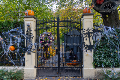 Gdańsk Wrzeszcz, ul. Jaśkowa Dolina. Nz. Halloweenowe...