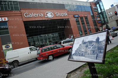 Slupsk. Centrum handlowe Galeria Slupsk.
06.09.2011
fot....