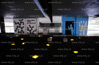 Gdansk. Ul. Szopy. Instalacja autorstwa Freda Hatta...