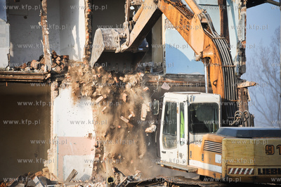 Gdansk. Rozbiorki budynkow mieszkalnych przy ul Marynarki...