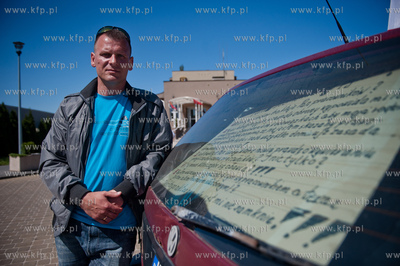 Gdansk. Parking przed siedziba Strazy Miejskiej. Protest...