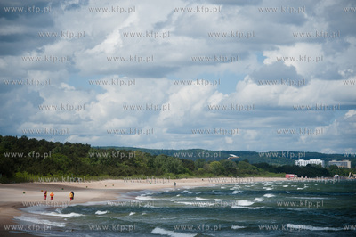 Gdansk. Plaza w Brzeznie. Silny wiatr i niskie temperatury...