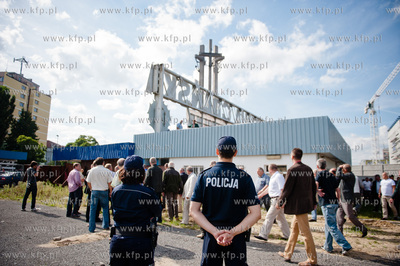 Gdansk. Brama Historyczna nr 2 Stoczni Gdanskiej. Stoczniowy...