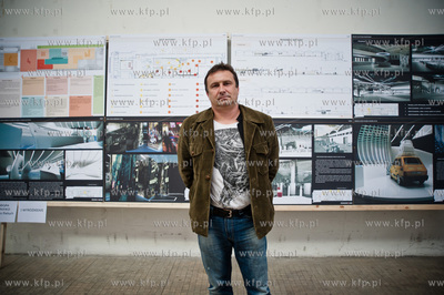 Gdynia. Magazyn Tranzytowy Dworca Morskiego. Ogloszenie...