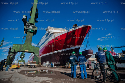 Stocznia Gdansk. Pochylnia B1. Wodowanie promu pasazersko-samochodowego...