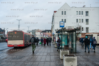 Gdańsk. Przystanek autobusowy Brama Wyżynna.
24.01.2017
fot....