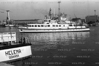 Gdynia. Statek wycieczkowy białej floty Żeglugi Gdańskiej...