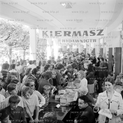 Kiermasz z okazji Dni Kultury Oswiaty Ksiazki i Prasy...