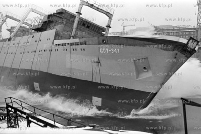 Wodowanie w Stoczno Gdańskiej im. Lenina trawlera...