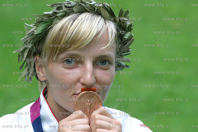 Anna Rogowska - brazowa medalistka z Aten 2004 w skoku...