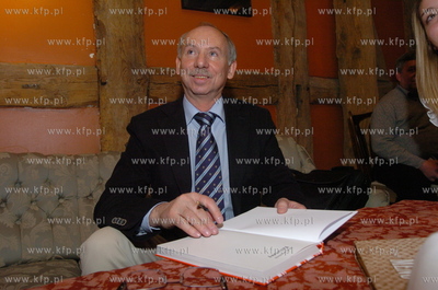 Spotkanie i promocja ksiazki, eurodeputowanego Janusza...