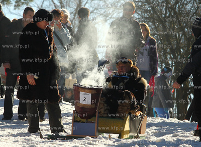 Druga edycja Crezy slide - Zjazdu na byle czym, odbywajaca...