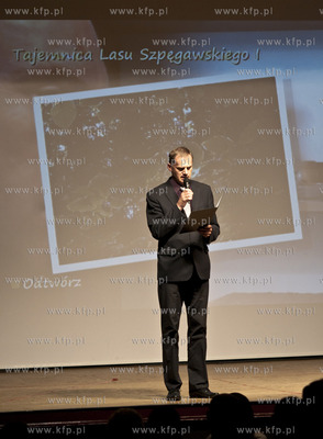 Miejski Osrodek Kultury w Pelplinie. Premiera filmu...