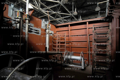 Niedokonczona Korweta Gawron oczekujaca na decyzje...