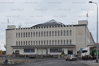 Gdynia. Dobiega konca remont elewacji budynku dawnego...