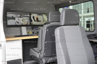 Sopot. Plac Przyjaciół Sopotu. Uroczystość przekazania...