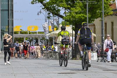 Sopot. Molo, plaza i Plac Przyjaciol Sopotu. Rekordowa...