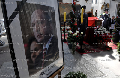 Gdansk. Bazylika Mariacka. Warta honorowa przy trumnie...