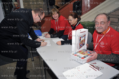 Uroczysta inauguracja Encyklopedii Gdańskiej. We foyer...