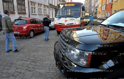 Linia autobusowa 100, ktora mieszkancy i turysci moga...