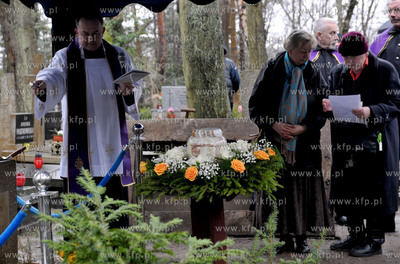 Pogrzeb Janusza Rydzewskiego na cmentarzu komunalnym...