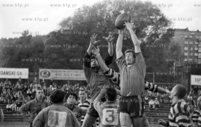 Mecz rugby na stadionie Ogniwo Sopot. 10.10.1993 5wrzesien93_m.kosycarz_p4...