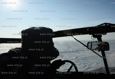 Katy Rybackie. Zamarzniety Zalew Wislany.24.01.2010fot....