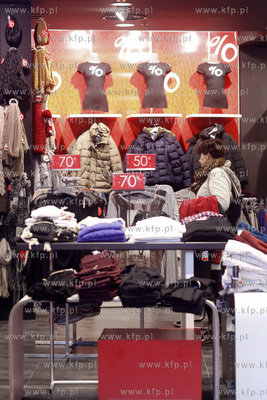 Poswiateczne wyprzedaze w Centrum Handlowym Manhattan...