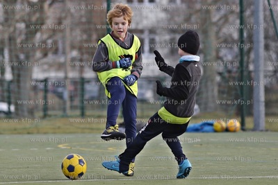 Gdansk Zaspa. Pilkarski turniej dzikich druzyn Do przerwy...