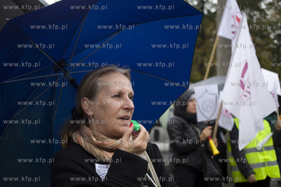 Urzad Wojewódzki w Gdańsku. Protest środowisk nauczycielskich...