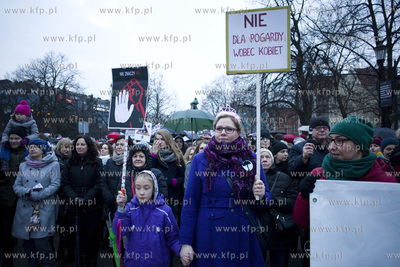 Międzynarodowy Strajk Kobiet. Przemarsz ulicami Gdańska....