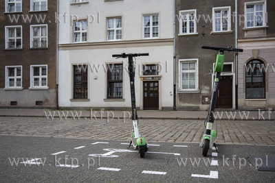 W Gdańsku powstają pierwsze parkingi dla hulajnóg...
