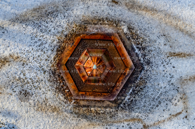 Zima w Sopocie. Nz. grzybek inhalacyjny w parku południowym.
08.01.2026
fot....