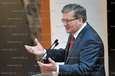 Obchody 40-lecia Uniwersytetu Gdanskiego. n/z marszalek...