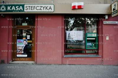 Gdansk. Oddzial SKOK Stefczyka na skrzyzowaniu al....