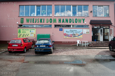 Gowidlino, duza kaszubska wies letniskowa polozona...