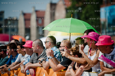 Gdansk. Plac Solidarnosci. Start honorowy 71 wysciugu...